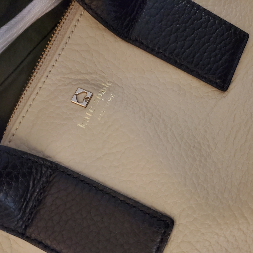 Kate Spade Pebbled Leather Black & Cream Medium Crossbody Bag - Picture 7 of 11